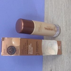 Mineral Fusion foundation warm 4 - tawny